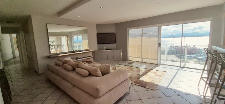 To Let 3 Bedroom Property for Rent in Mossel Bay Central Western Cape
